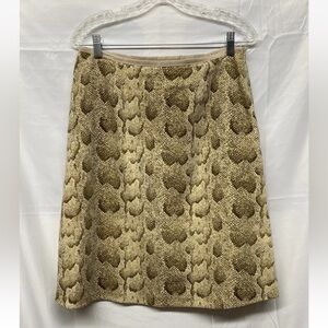 Liz Claiborne Liz sport knee length, animal print skirt sz 10 velour feel